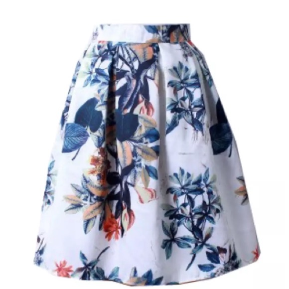 Chicwish Dresses & Skirts - Floral MIDI Skirt